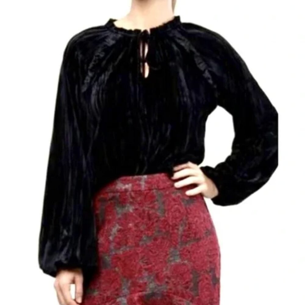 $88 NWT Rachel Parcell Crinkle Velvet Blouse Black Size M Long Sleeve